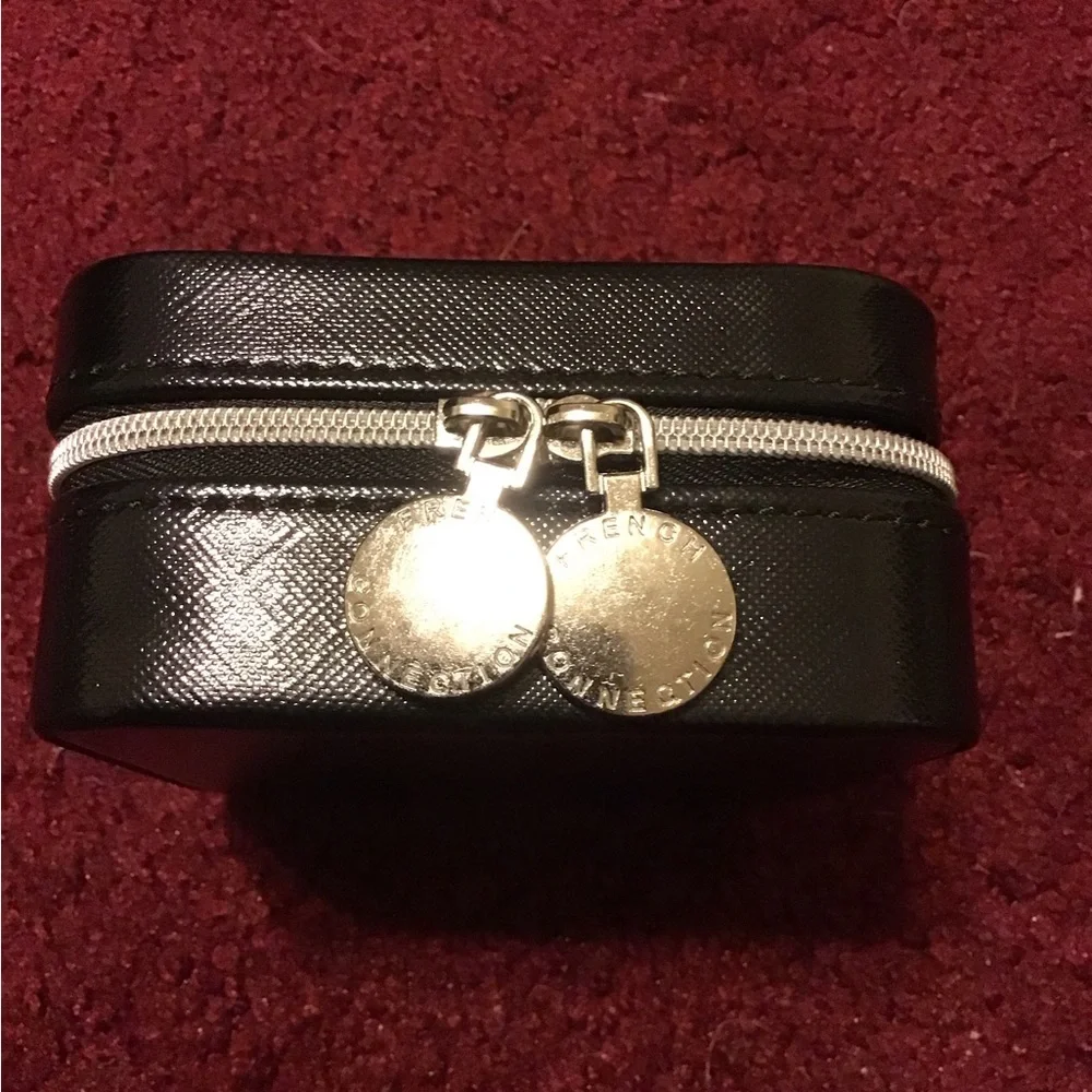 FRENCH CONNECTION BLACK LEATHER TRAVEL JEWELRY CASE